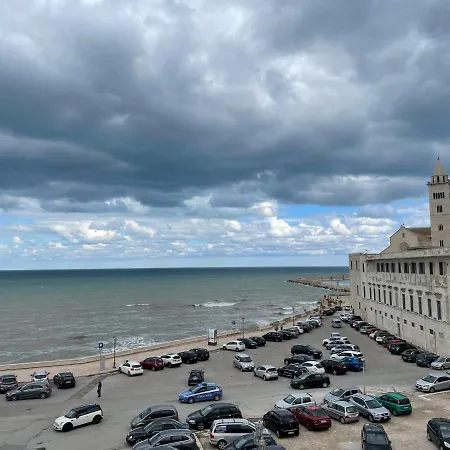 Casa Rosita-vista Cattedrale,mare,tribunale E Castello Nel Pieno Centro Di Trani-wifi Apartment