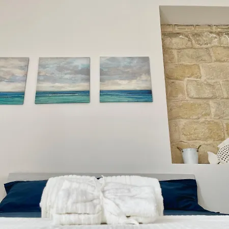 Casa Rosita-vista Cattedrale,mare,tribunale E Castello Nel Pieno Centro Di Trani-wifi Apartament
