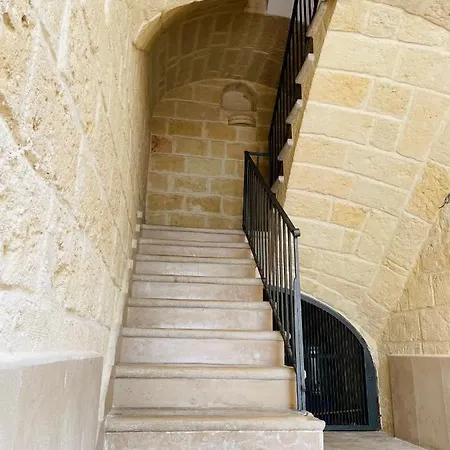 Casa Rosita-vista Cattedrale,mare,tribunale E Castello Nel Pieno Centro Di Trani-wifi * Trani